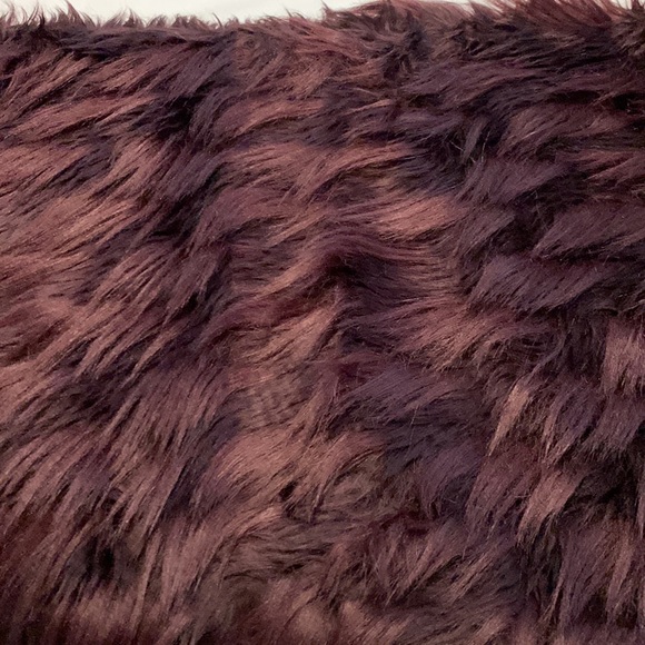 Tahari Table Runner - Picture 8 of 12